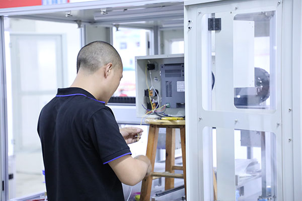 三軸自動(dòng)點(diǎn)膠機(jī)廠家