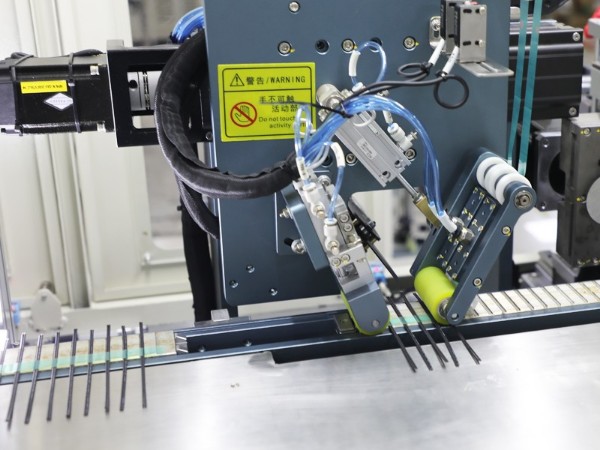 NTC傳感器自動(dòng)裁線排板焊接機(jī)