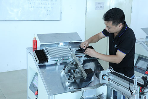 深圳全自動點(diǎn)膠機(jī)生產(chǎn)廠家怎么找